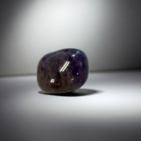 Dream Amethyst Tumbled Stone – 1 Piece (20–30mm) - Incense Pro