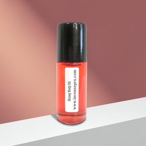 Honey body oil bottle for nourishing the skin, improving softness, and everyday moisturizing use.