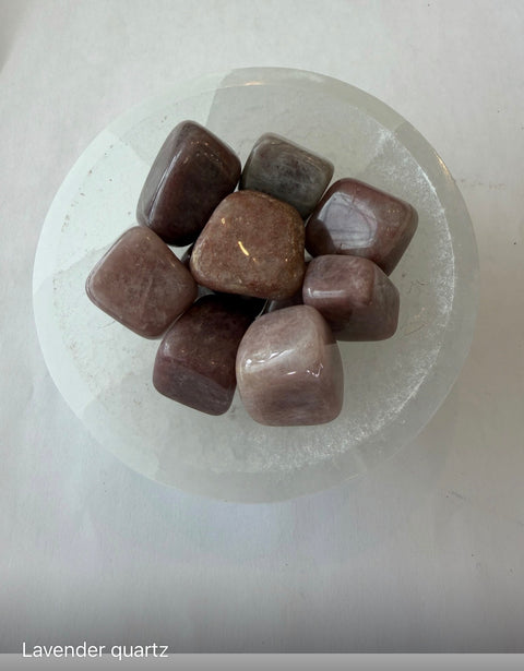Lavender Quartz Tumbled Stone – smooth healing crystal for calm and sleep rituals