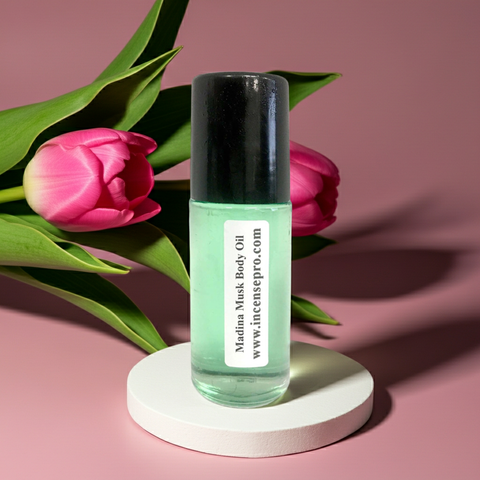 Musk body oil by Madina in oil form for unisex fragrance use, daily wear, and soft skin scent application.